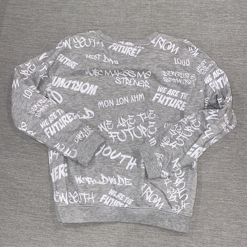 Primark boy’s graphic print pullover gray sweatshirt size 9/10 - Picture 2 of 5